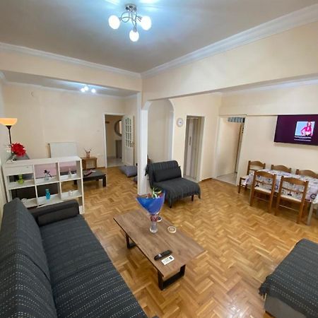 Beautiful Apartment In The Center Of Thessaloniki Buitenkant foto